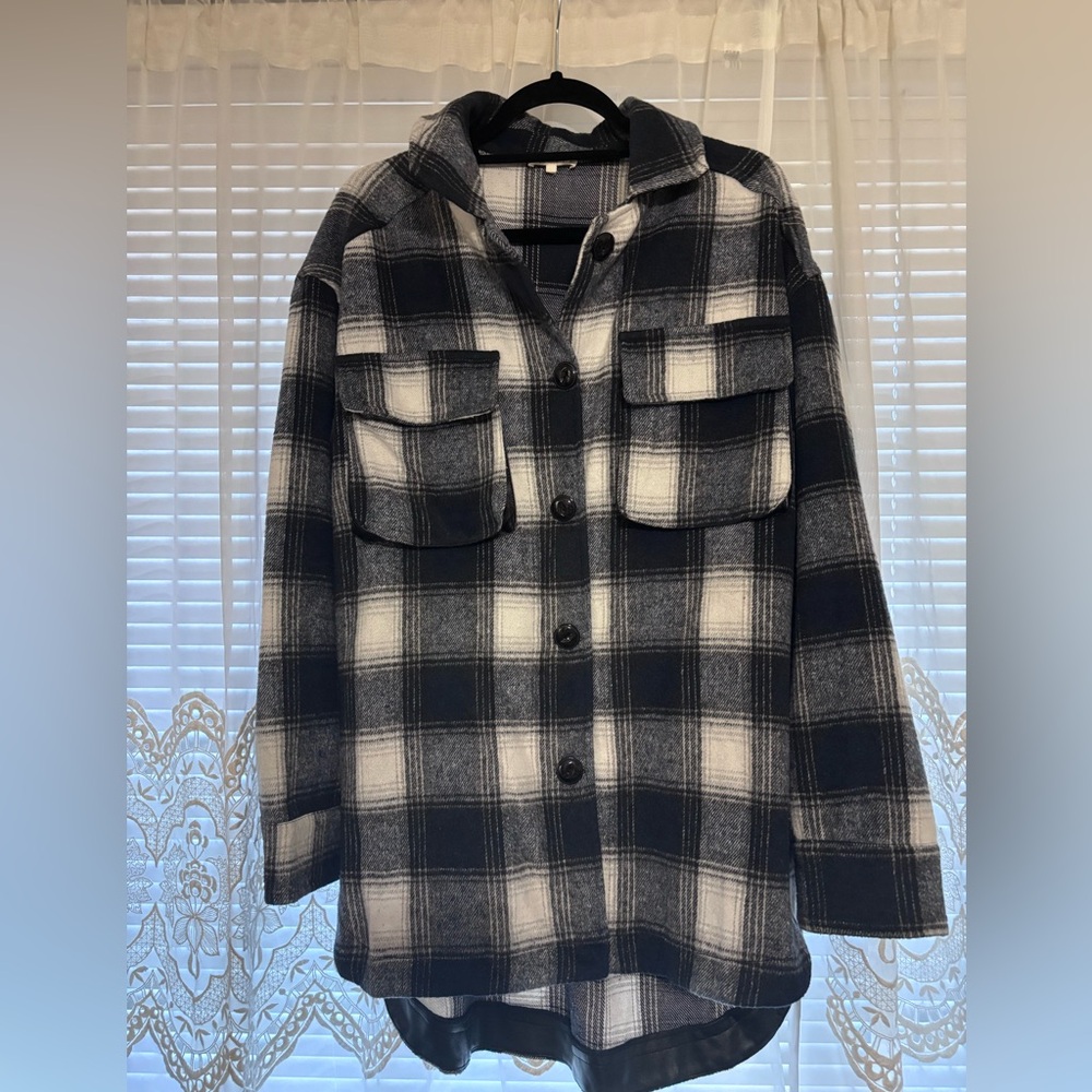 LA MIEL Navy and White Plaid Oversized Jacket